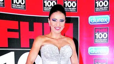 Adelina a purtat o rochie de 10 kg!