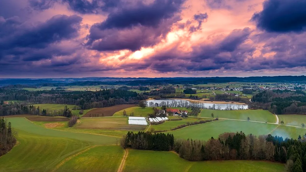 Avertizare meteo! Vremea se răcește în toată țara! Sunt anunțate ploi și vânt puternic