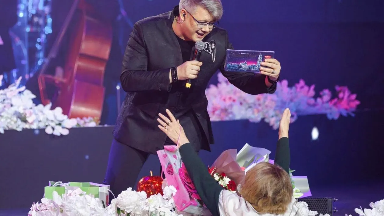 Fuego, show-uri totale la Chișinău! Aplaudat în picioare de Maia Sandu și de basarabeni