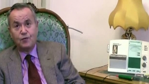 Credeai ca le-ai vazut pe toate? Ambasadorul Romaniei in Cehia, personaj intr-o reclama la un aparat de detoxifiere
