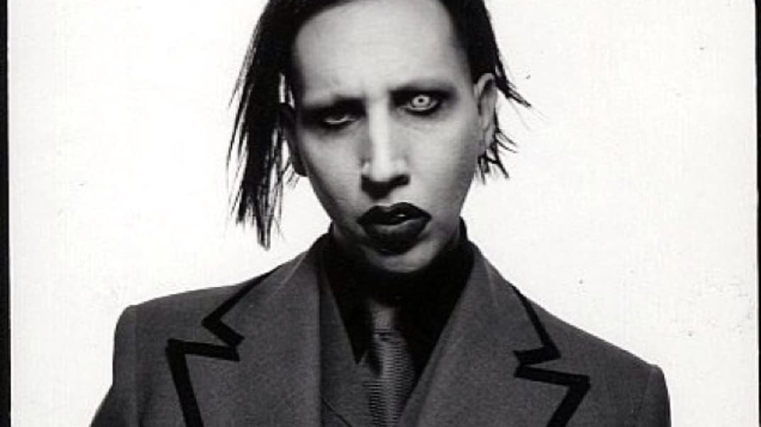 Marilyn Manson ar putea ajunge în spatele gratiilor! Poliția a emis un mandat de arestare. Starul este acuzat de agresiune
