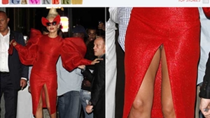 Lady GaGa, cu "pasarica" la vedere! Sau e un "pasaroi"? Tu ce crezi?