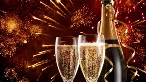 Astea sunt CELE MAI TARI SMS-URI de Revelion! Iti dam ponturi daca iti lipseste inspiratia atunci cand trimiti mesaje!