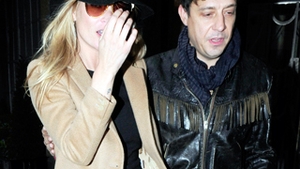 Kate Moss se marita in iulie