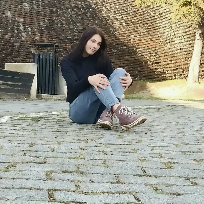 Mădălina, adolescenta de 17 ani, lovită mortal de un tren/ Foto: Facebook