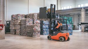 SGR la 6 luni: Mai puține emisii de CO2, mediu mai curat, economii de resurse și energie, datorită ambalajelor trimise de RetuRO spre reciclare