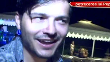 VIDEO Nebunie de ziua lui Pepe! Uite ce show a iesit la piscina! M-am imbatat de cinci ori si m-am trezit de sase