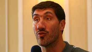Ghită Muresan a dat din casă! Află secretul unei căsnicii perfecte si vezi ce zice baschetbalistul despre "dotările" lui