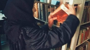 Emoționant. Povestea Mariei Cazacu, femeia care la 95 de ani citește cărți fără ochelari. Trimisă la muncă din copilărie, acum e fan romane polițiste