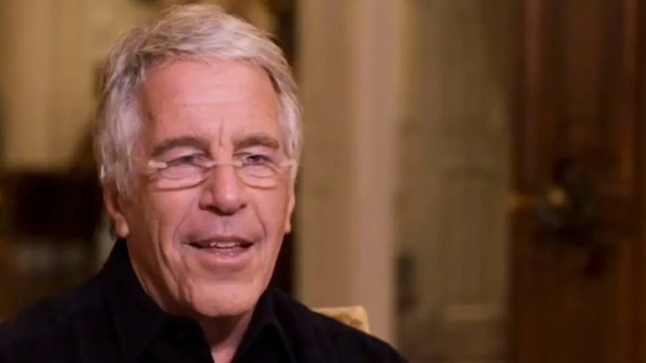 Controversele din jurul morții lui Epstein, dezvăluite la 7 ani de la eveniment. Doi medici legiști au emis verdicte diferite