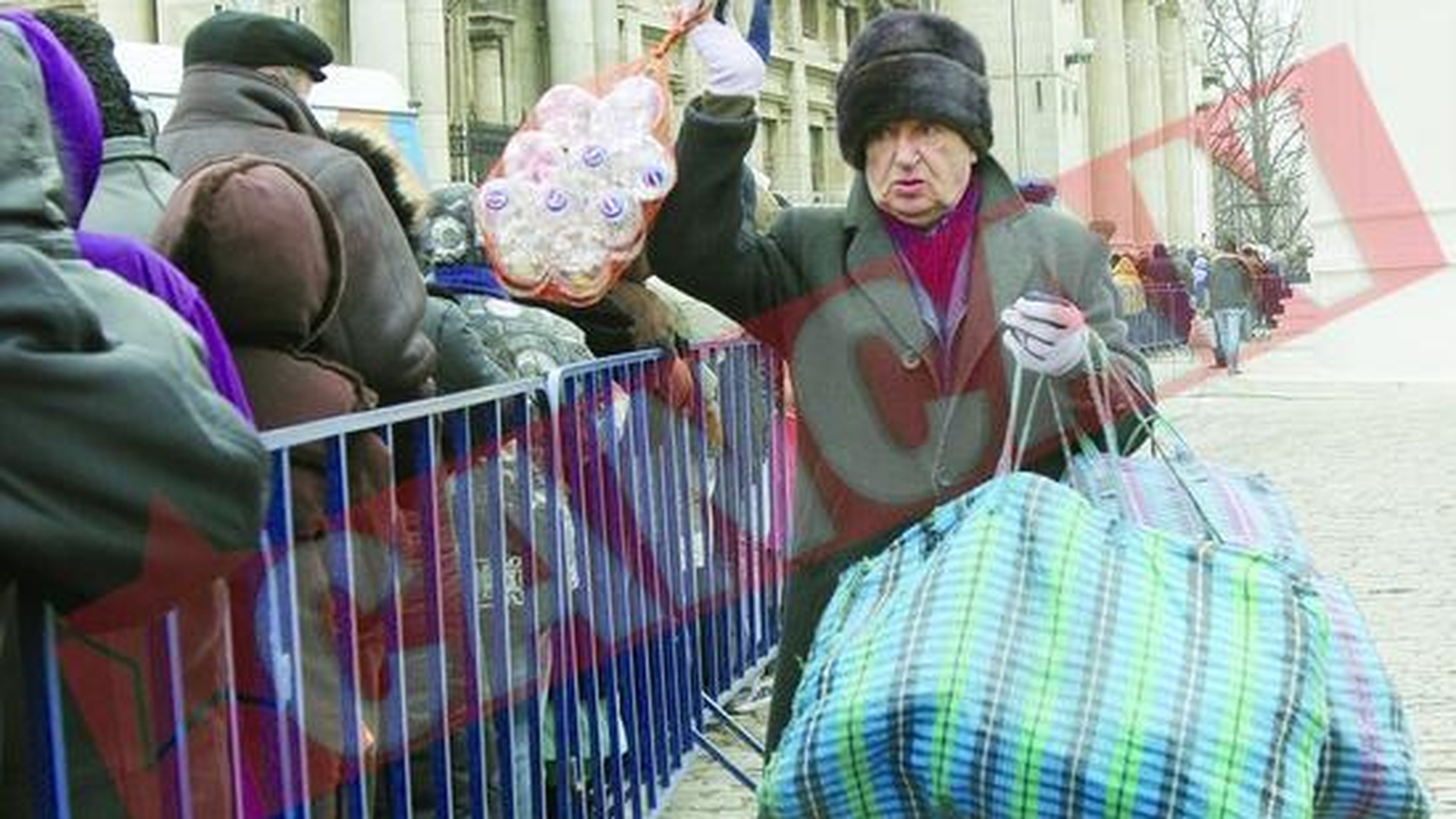 Afacere cu sticle goale in curtea Patriarhiei