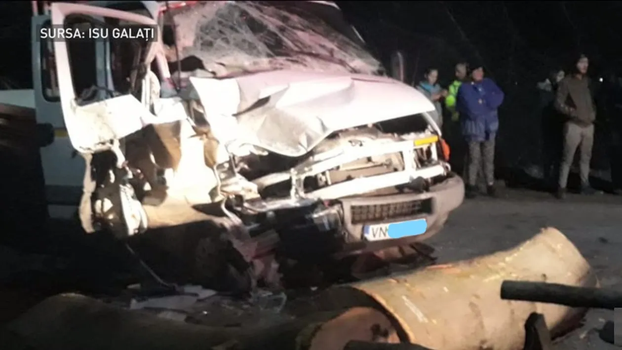 Grav accident în Galați. Un copil și mama sa au ajuns la spital după ce mașina în care se aflau a luat foc