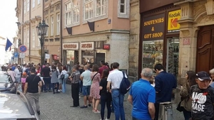 Ce spun ziariștii străini despre românii din diaspora care nu au apucat să voteze