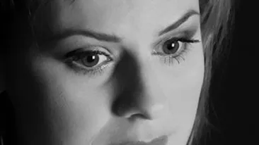 Mama Malinei Olinescu renunta la partea ei din averea fiicei