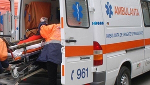 13 persoane implicate într-un grav accident în județul Botoșani. Una dintre victime, în stop cardiac