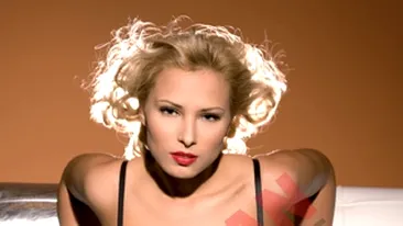 VIDEO Aglomeratie la Scoala de actorie a lui Dragos Bucur, dupa ce Iulia Vantur a absolvit si ea cursurile