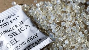 Cu siguranţă ai găsit şi tu pliculeţe de silicagel în pantofi. La ce se folosesc, de fapt? După ce afli asta, nu le mai arunci niciodată