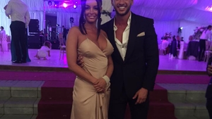 ,,Pisicuţa’’ lui DORIAN, de renecunoscut! A renunţat la decolteu, dar e la fel de sexy
