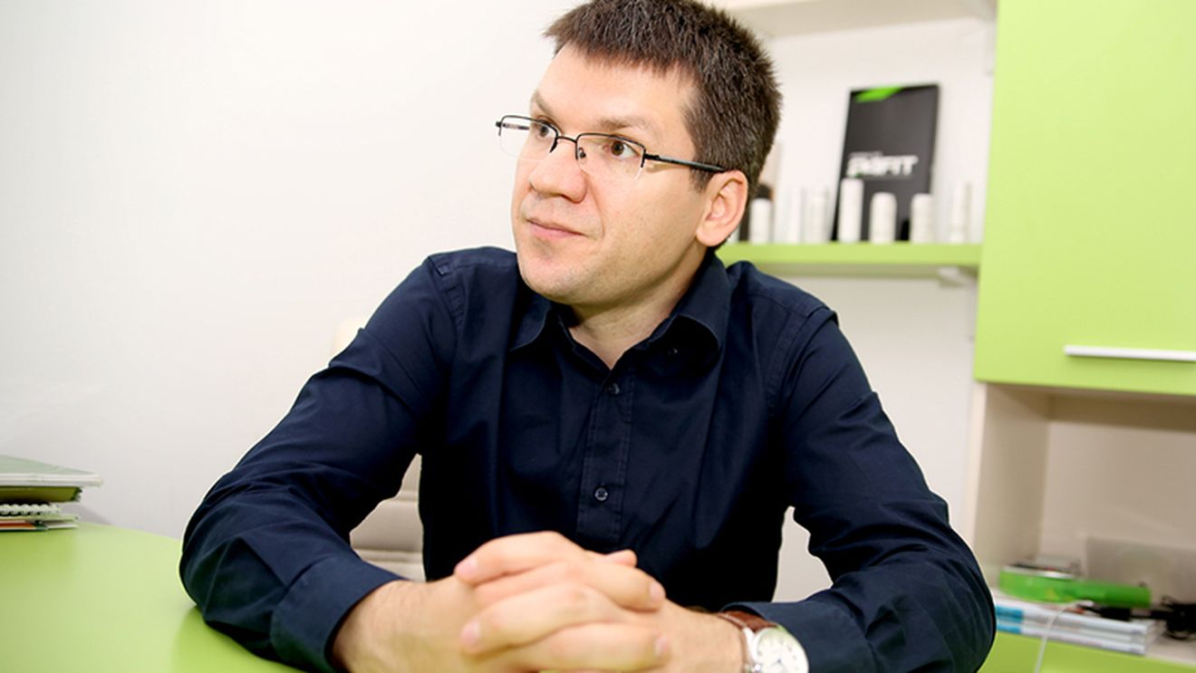 Mihail Neamţu povesteşte că a fost hărţuit sexual de un preot! "Mi-a sărutat lobul urechii, am simţit că o să vărs"
