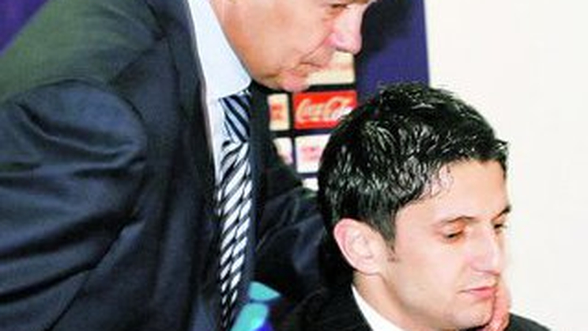 Sandu s-a saturat de declaratiile optimiste ale familiei Lucescu "Sa vina Lucestii sa ne califice la CE si ma retrag din FRF!"