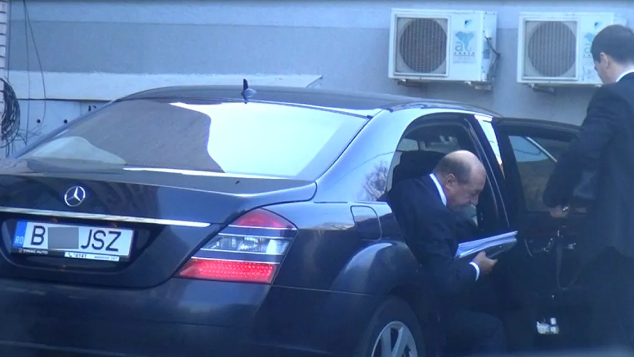 Traian Băsescu, implicat într-un accident rutier sâmbătă dimineața. Ce s-a întâmplat cu fostul președinte