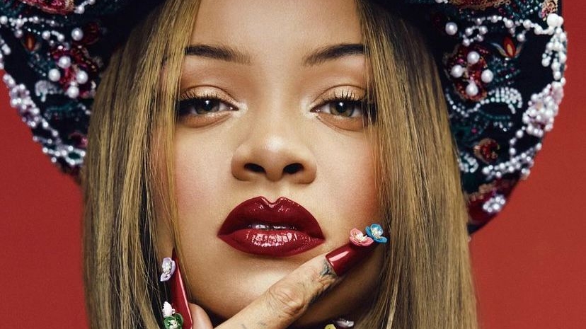 Rihanna, apariție spectaculoasă la Coachella. Fanii au crezut că nu văd bine!