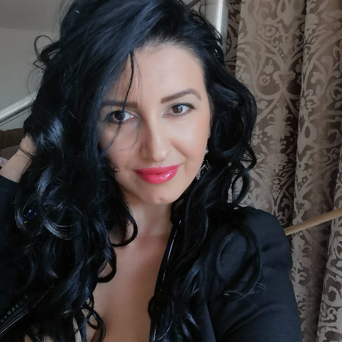 Mirela de la ”Insula iubirii” a depus plângere la poliție: ”Răzvan al lui Caty îmi tot scrie…”