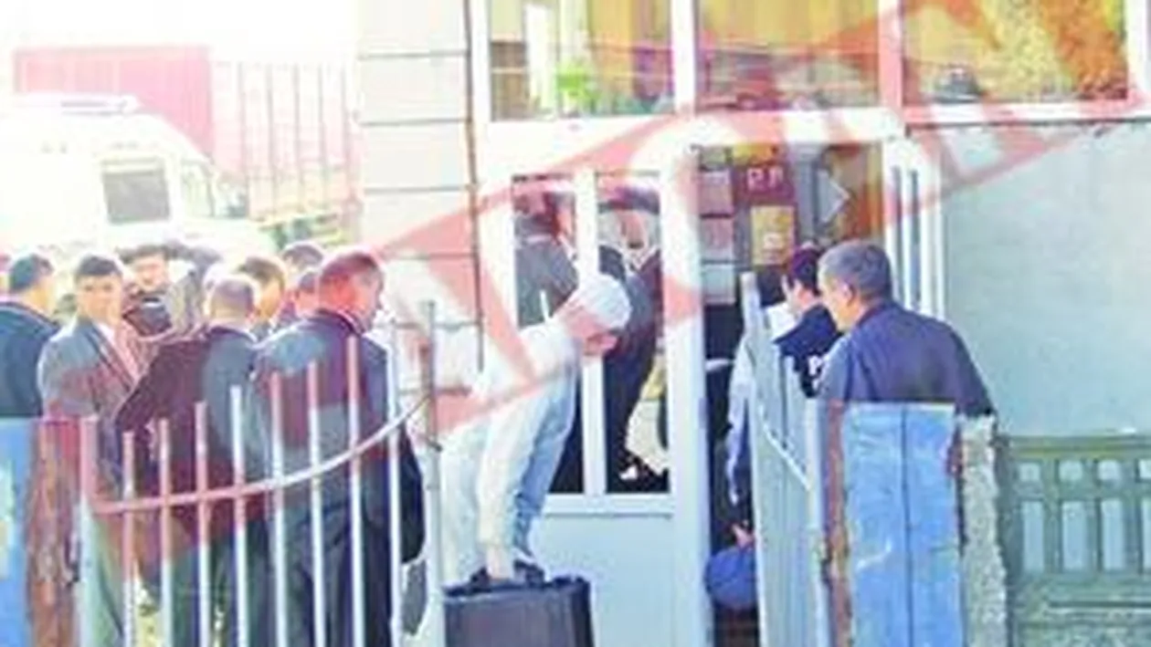 A pus-o sa sara de la balcon