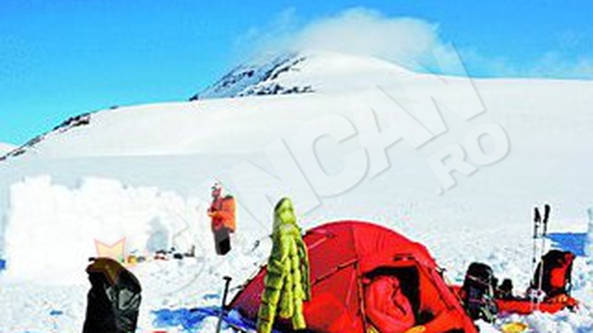 Milionarul Dunca doarme de zile bune in cort, la minus 35 de grade. Blocat la Polul Sud!