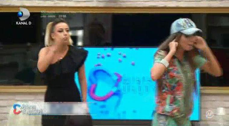 Scene-șoc la Kanal D! Două concurente s-au luat la bătaie în emisiunea prezentată de Andreea Mantea, Puterea Dragostei