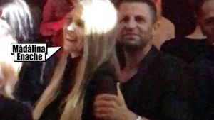 Superba blondă s-a arătat disponibilă pentru un afacerist român îmbogăţit în Germania! Soţia unuia dintre cei mai cunoscuţi stelişti, ”înghesuită” în club de un patron doldora de caşcaval!