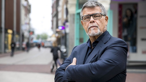Are 69 de ani, dar cere în instanţă să fie recunoscut legal cu 20 de ani mai tânăr