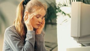 Terifiant! Vezi la cate boli si tipuri de cancer te expui daca lucrezi la birou!