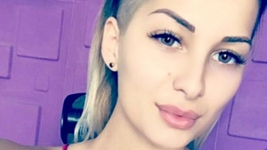 Primele imagini cu soţia ucigaşului din Oradea! Cât de bine arată femeia