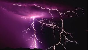 Situație halucinantă. Peste 80 de persoane au murit lovite de fulger, într-o singură zi. Unde s-a întâmplat nenorocirea