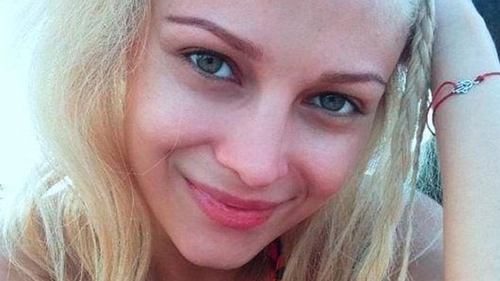 Lora a ajuns in Turcia! Vedeta urmeaza sa fie supusa unei operatii! Vezi ce spune despre asta