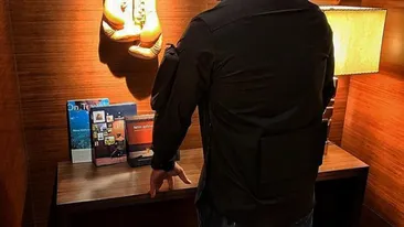 Un cunoscut milionar a început cu munca de jos. Care a fost primul job al afaceristului