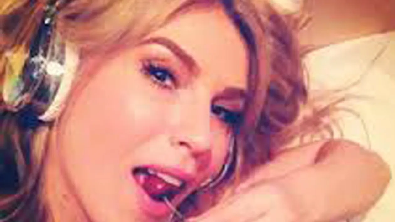 Vrea ca baietelul ei sa fie la fel de cool ca si ea! Ce look a adoptat Corina Bud pentru Robin