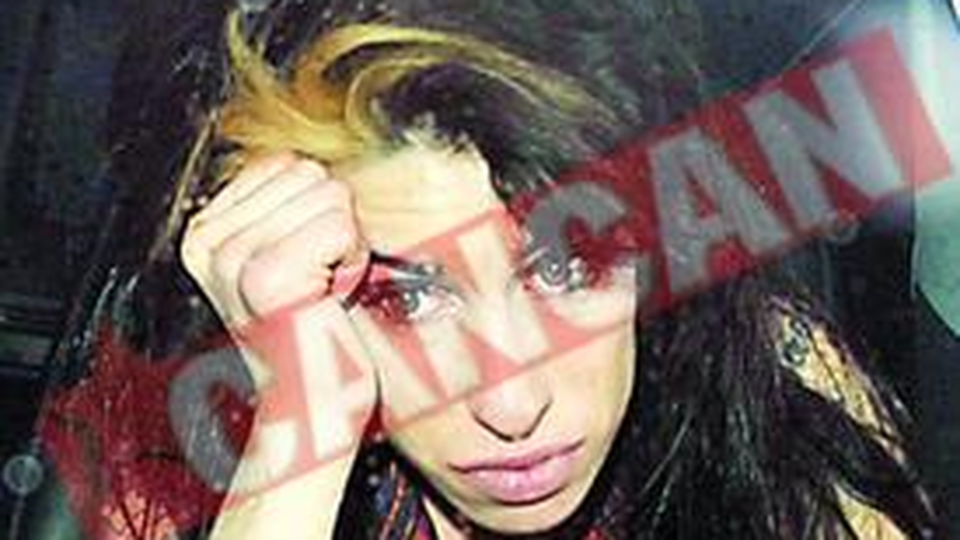 Amy s-a luat la bataie cu paparazzii