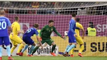 VIDEO / România, bătută măr de Olanda, în faţa Simonei Halep