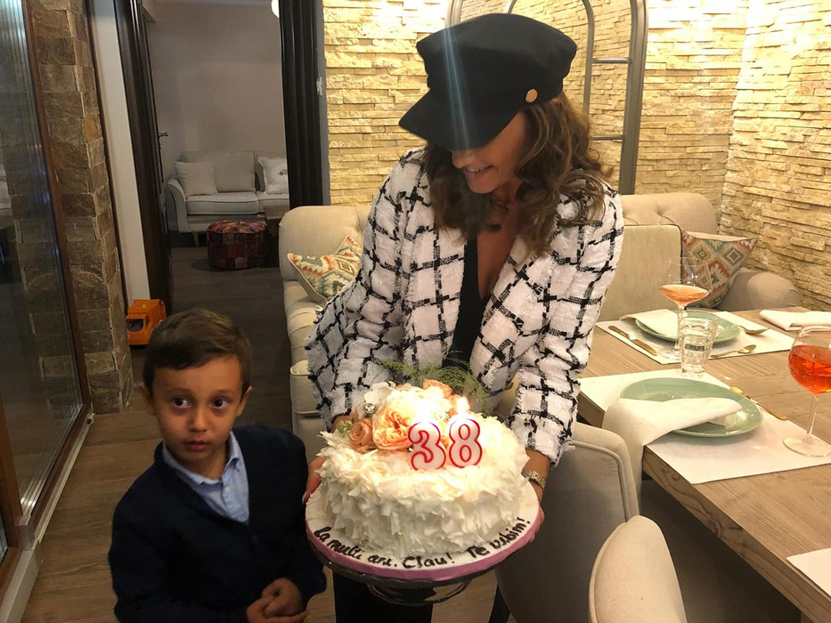 Claudia Pătrășcanu le-a făcut tuturor cunoștință cu bebelușul!