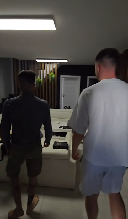 Cum arată casa lui Zanni. Are 5 camere, 3 băi și este dotată cu panouri fotovoltaice