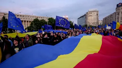 Manifestație pro-Europa în București. Peste 15.000 de persoane participă la marșul din Capitală
