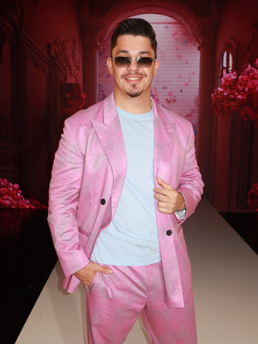 Imagine îngrijorătoare cu Bogdan de la Ploiești. Artistul a ajuns pe perfuzii