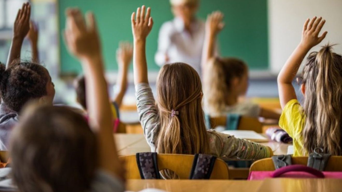 Profesorii, forțați să predea online! Anunțul făcut de ministrul Educației. “Este necesar!”