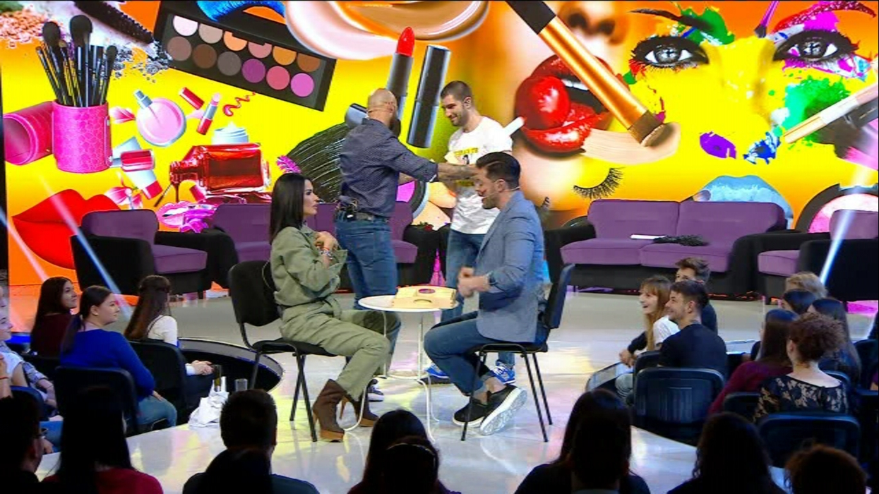 Surpriză de proporții: Victor Slav + Oana Zăvoranu = ♥️ „Vino încoace, iubire”