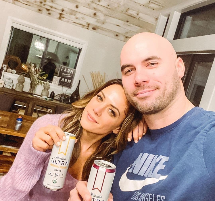 Divorț de amploare în showbiz-ul internațional! Jana Kramer și Mike Caussin și-au spus adio. Artista a fost înșelată