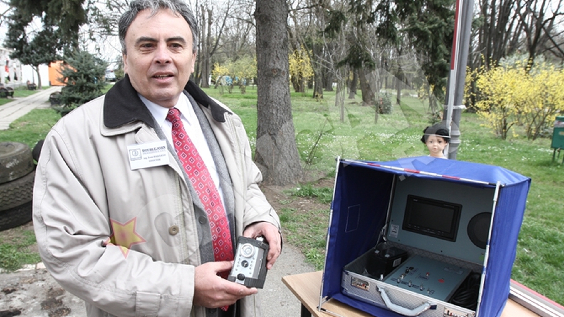 Un inginer a inventat aparatul care te salveaza din put