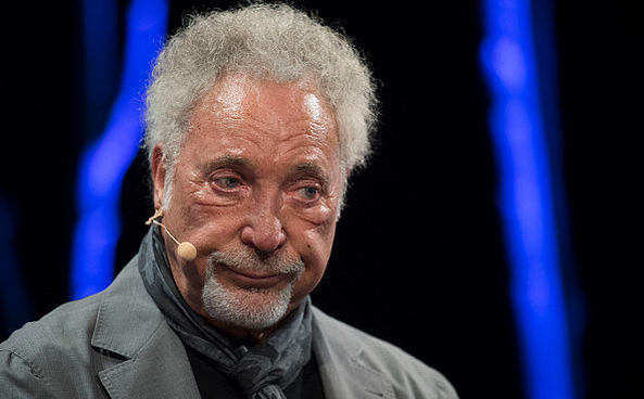 Tom Jones, internat de urgență în spital din cauza unei infecții