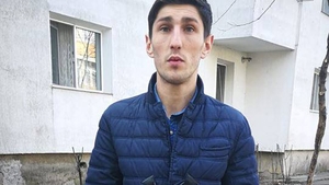 El e bărbatul care l-a prins pe piticul pedofil de la Iași. Cum a căzut în plasă obsedatul sexual